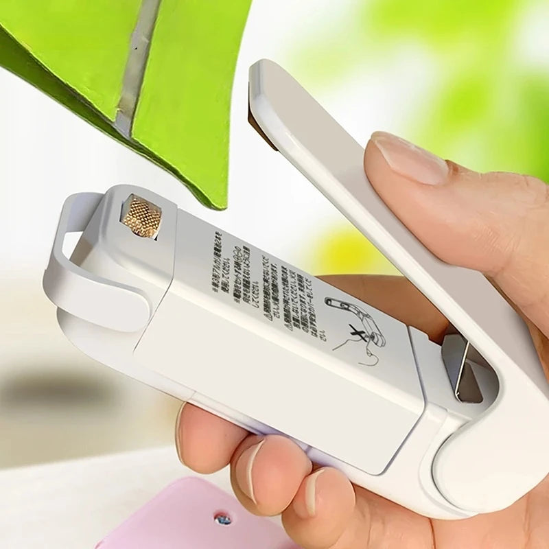 SealMate™ – Mini Handheld Bag Sealer